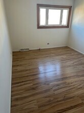 1150 Higgins Rd in Park Ridge, IL - Building Photo - Building Photo