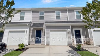 154 Randwick Ln in Greer, SC - Building Photo