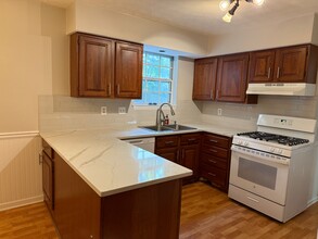 710 Crab Orchard Drive in Roswell, GA - Foto de edificio - Building Photo