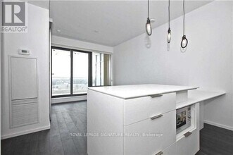 5-2305 St Joseph St in Toronto, ON - Building Photo - Building Photo