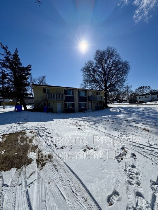 202 Grace St in Tonganoxie, KS - Building Photo