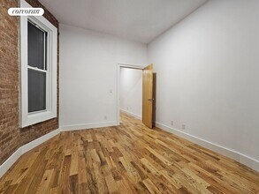 104 Bedford Ave in Brooklyn, NY - Building Photo - Building Photo