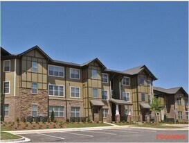 1836 Roswell St in Smyrna, GA - Building Photo