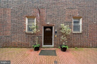 1214-16 Waverly Walk, Unit 102 in Philadelphia, PA - Building Photo - Building Photo