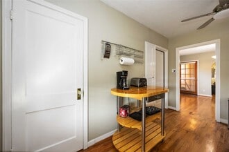 2104 Winbern St in Houston, TX - Building Photo - Building Photo