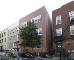 68 Jackson St in Brooklyn, NY - Building Photo