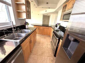 1824 Brickell Ave in Miami, FL - Building Photo - Building Photo