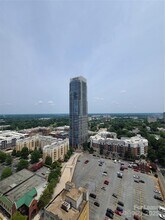 333 E Trade St in Charlotte, NC - Building Photo - Building Photo