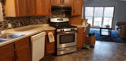 9783 Tranus Lake Rd in Springbrook, WI - Foto de edificio - Building Photo