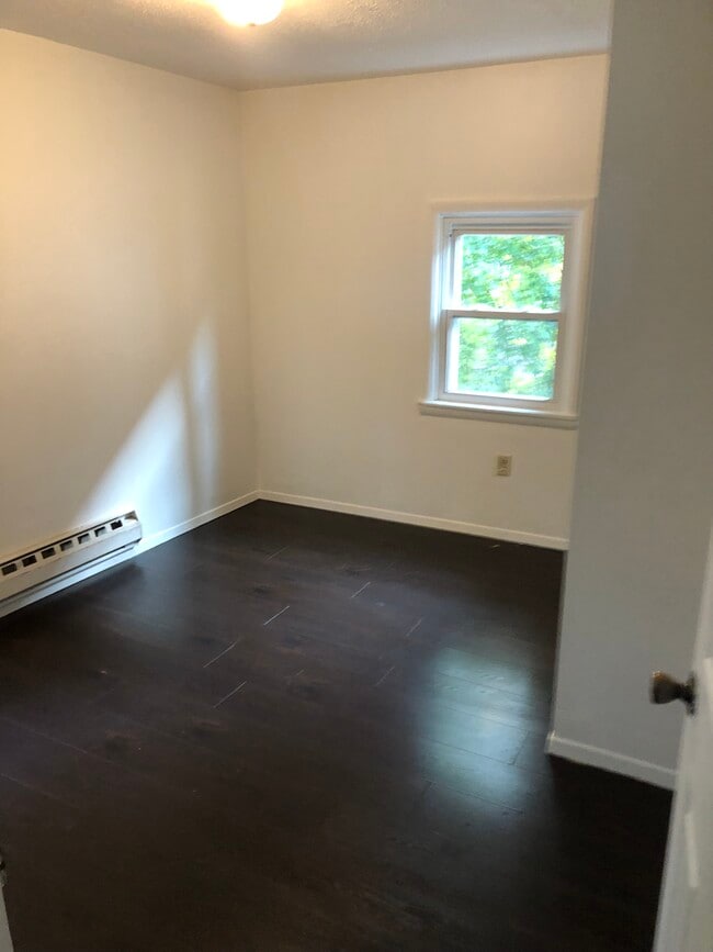 93 W Seneca St, Unit 93 West Seneca St apt2 in Oswego, NY - Foto de edificio - Building Photo