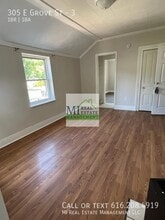 305 E Grove St in Greenville, MI - Building Photo - Building Photo