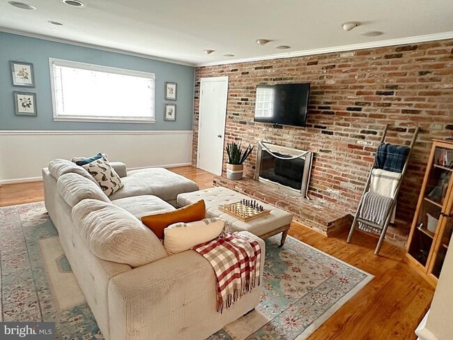 property at 422 Old Court House Rd NE