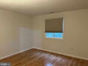 5317 Ravens Crest Dr in Plainsboro, NJ - Building Photo - Building Photo