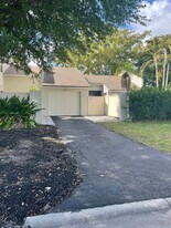 12726 Spinnaker Ln in Wellington, FL - Building Photo