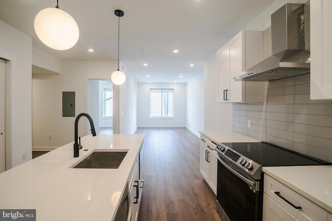 5904 Germantown Ave, Unit 403 in Philadelphia, PA - Building Photo - Building Photo