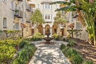 2117 W DEKLE, L-2 in Tampa, FL - Building Photo