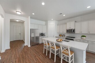 10091 Black Maple Dr in Shenandoah, TX - Foto de edificio - Building Photo