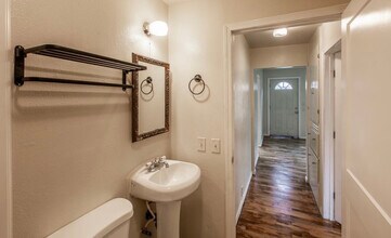 230 Baxter St, Unit 0.5 in Eugene, OR - Foto de edificio - Building Photo