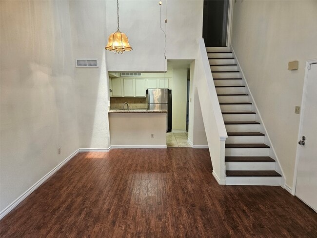 property at 2425 Holly Hall St