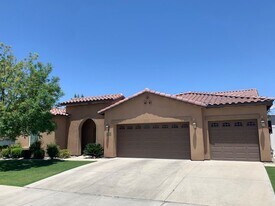 14620 Yellow Lupine Dr in Bakersfield, CA - Building Photo