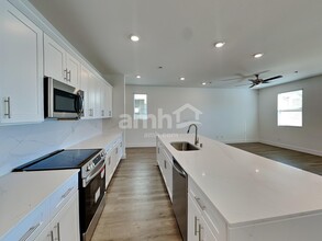 4624 Flaming Ridge Trail in Las Vegas, NV - Building Photo - Building Photo