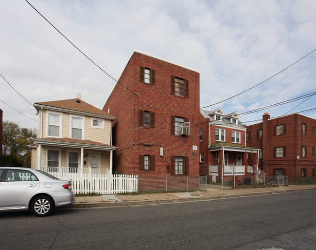 1020 45th St NE in Washington, DC - Building Photo - Building Photo