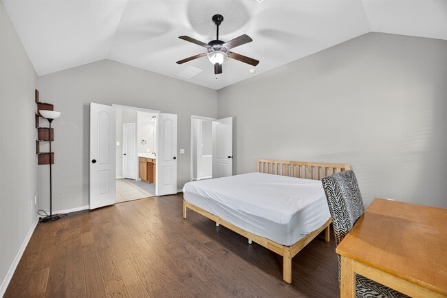 property at 2009 Scissor Tail Rd