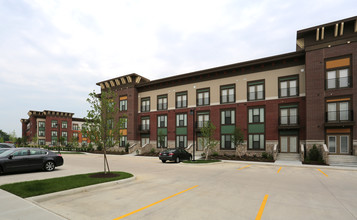 The Boulevard At Oakley Station in Cincinnati, OH - Building Photo - Building Photo