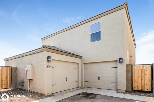 8237 West Odeum Ln in Phoenix, AZ - Building Photo - Building Photo