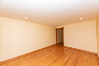 3413 N Elaine Pl-Unit -3B in Chicago, IL - Building Photo - Building Photo