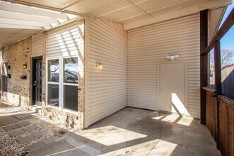 2611 Via Cordova in Carrollton, TX - Building Photo - Building Photo