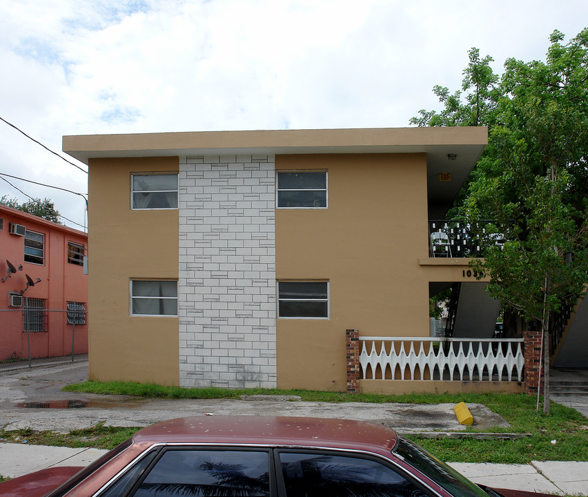 1036 NW 6th St in Miami, FL - Building Photo