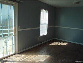 37085 Brynford Dr in Clinton Township, MI - Building Photo - Building Photo