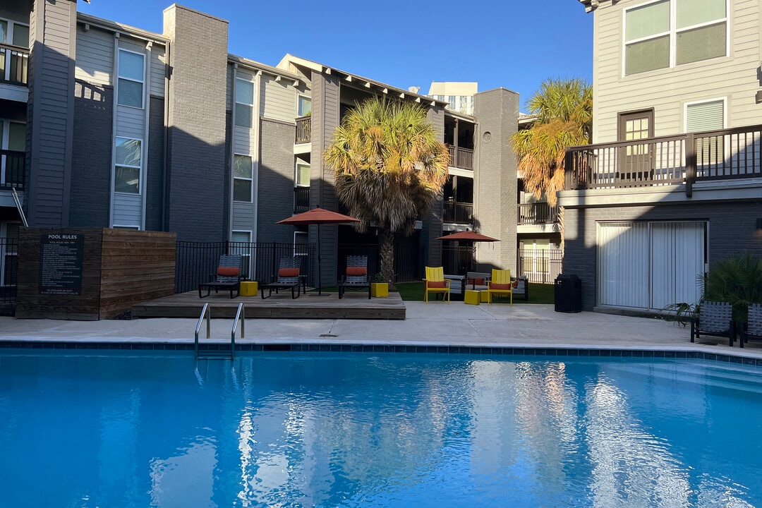 The Local on Severn in Metairie, LA - Foto de edificio
