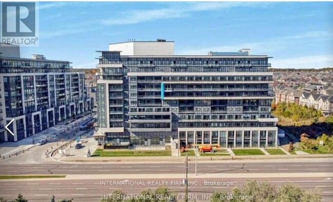 395 Dundas St W in Oakville, ON - Building Photo - Building Photo