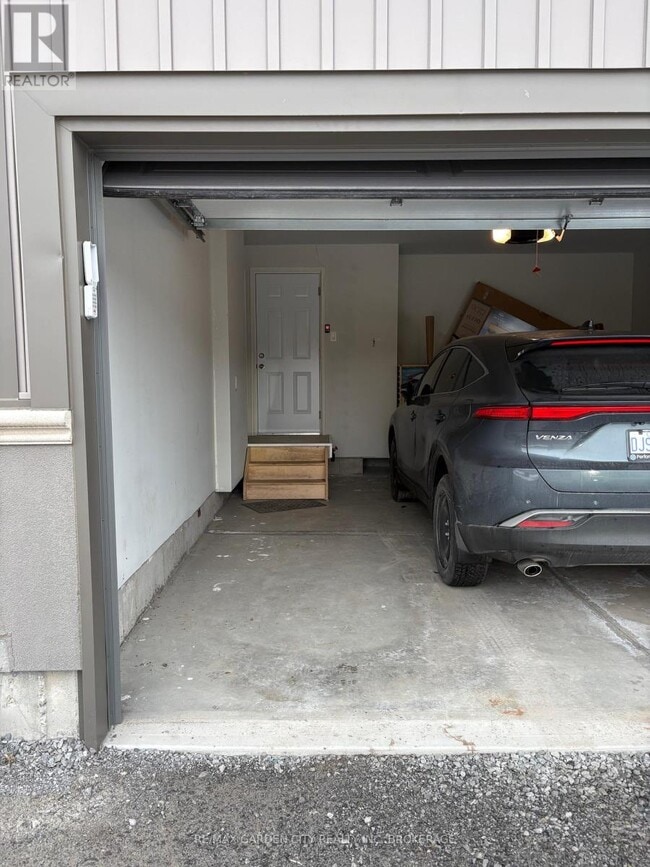 33 Bounty Ave in Thorold, ON - Building Photo - Building Photo