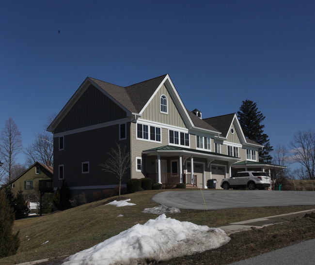 1-20 Pond Ridge Rd in Milton, NY - Building Photo - Building Photo