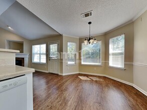 1406 Siskin Dr in Cordova, TN - Foto de edificio - Building Photo