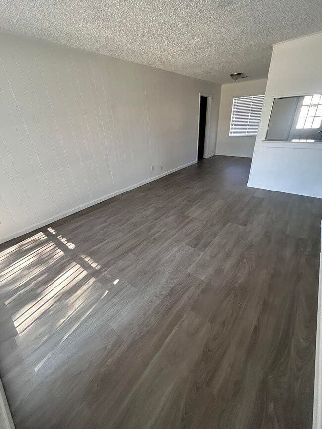 2301 Cochran St in Irving, TX - Building Photo - Building Photo