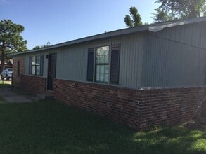 3324 SW 42nd St in Oklahoma City, OK - Building Photo - Building Photo