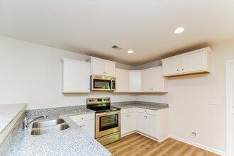 313 Noble Ln in Pendleton, SC - Foto de edificio - Building Photo