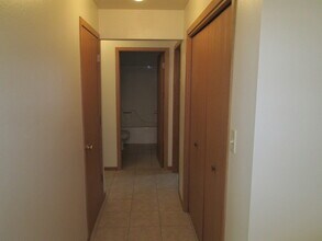 2016 Clay St, Unit Up in Cedar Falls, IA - Building Photo - Building Photo