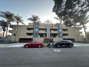 Excelsior Apartments in Santa Ana, CA - Building Photo - Building Photo