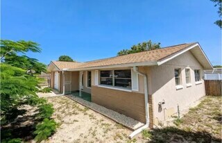 8019 Portage Dr in Port Richey, FL - Building Photo