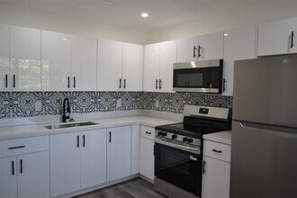 940 NW 8th Ave in Pompano Beach, FL - Building Photo - Building Photo