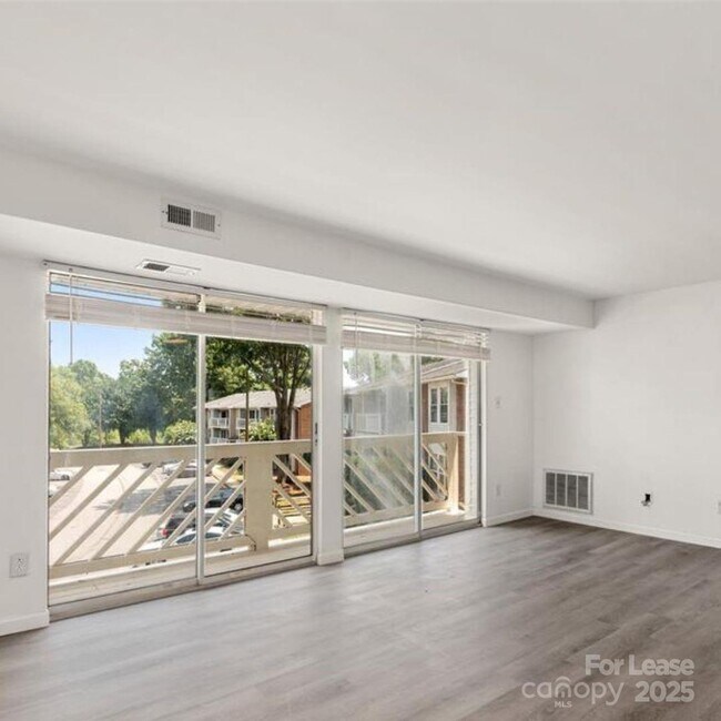 9333 Old Concord Rd in Charlotte, NC - Building Photo - Building Photo