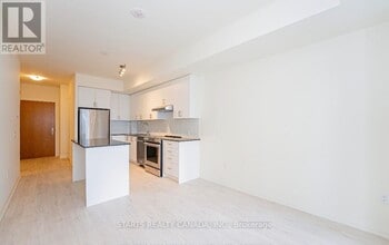 8960 Jane St in Vaughan, ON - Building Photo - Building Photo