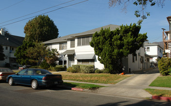 559 Glenwood Rd in Glendale, CA - Foto de edificio - Building Photo