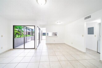 1000 Constitution Dr in Homestead, FL - Building Photo - Building Photo