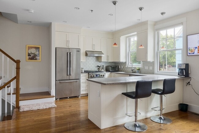 property at 7 Ballord Pl